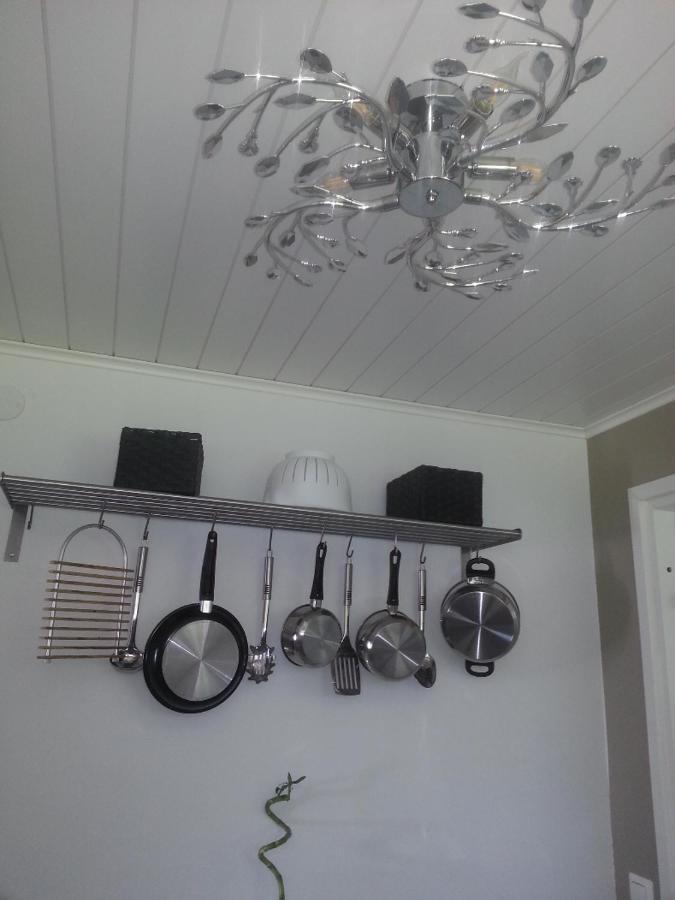 Poppelstrand Nuuksio, Pet Friendly Guest Apartment エクステリア 写真