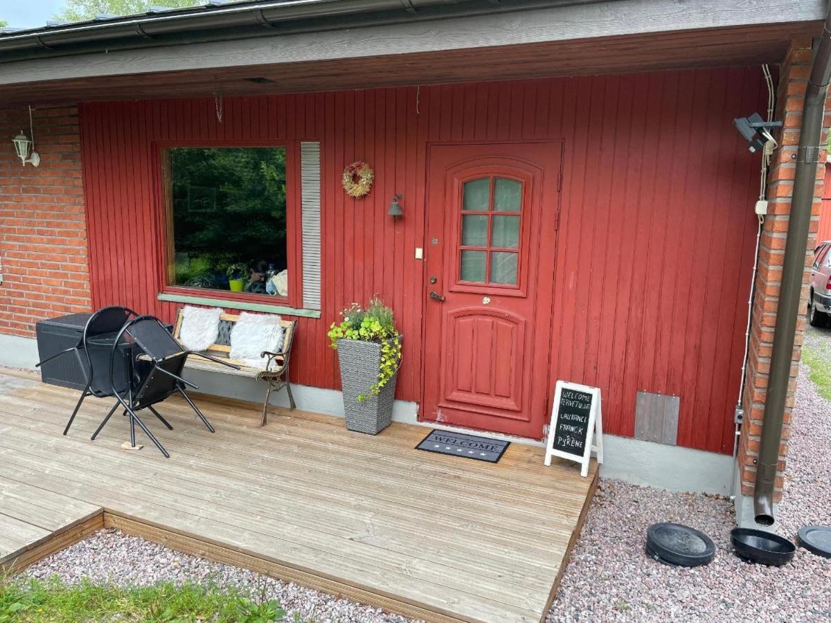Poppelstrand Nuuksio, Pet Friendly Guest Apartment エクステリア 写真